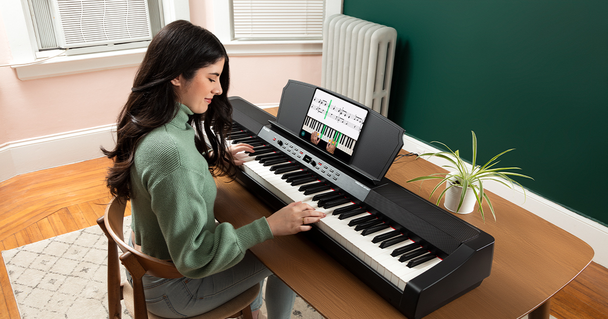 Alesis Prestige Artist è un pianoforte digitale con 30 suoni tastiera 88 tasti a pesatura graduale con casse integrate, display OLED, arpeggiatore, riverbero e porta USB MIDI
